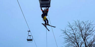 30 Skifahrer sitzen in Sessellift fest