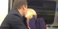 Paar hat Sex in voller U-Bahn