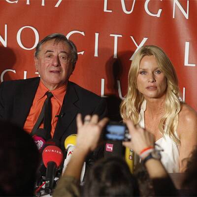 Lugners Pressekonferenz mit Nicollette Sheridan