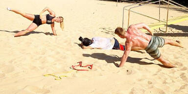 Mikaela Shiffrin am Strand mit Kilde