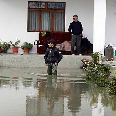Überschwemmungen: Tausende obdachlos