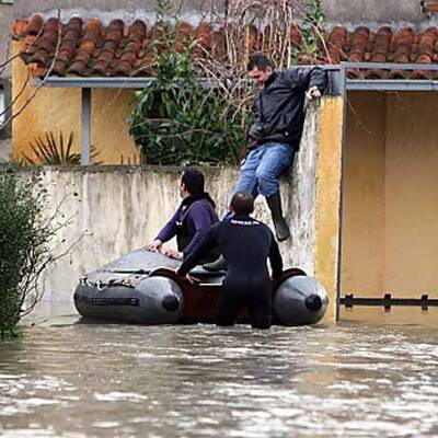 Überschwemmungen: Tausende obdachlos