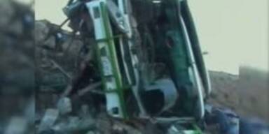 Bus stürzt in Schlucht: 28 Tote in Bolivien
