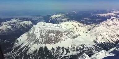 Vorbeiflug an der Tiroler Zugspitze