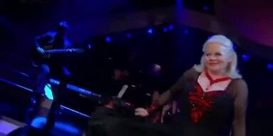 Brigitte Kren & Willi Gabalier tanzen Samba