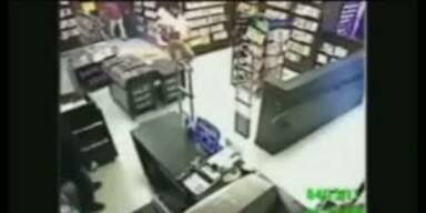 Mann f&auml;ngt in Sexshop Feuer