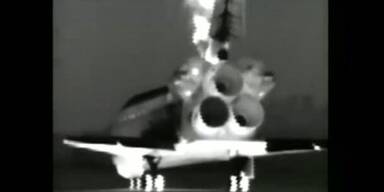 Endeavour f&auml;ngt bei Landung Feuer