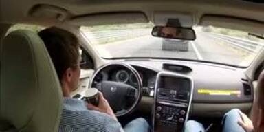 Selbstfahrende Volvos auf Straße getestet