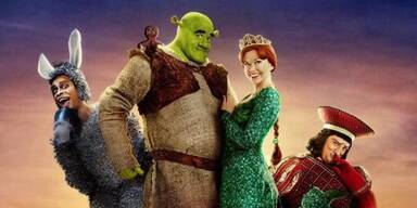 Shrek und Fiona auf der Musicalb&uuml;hne.