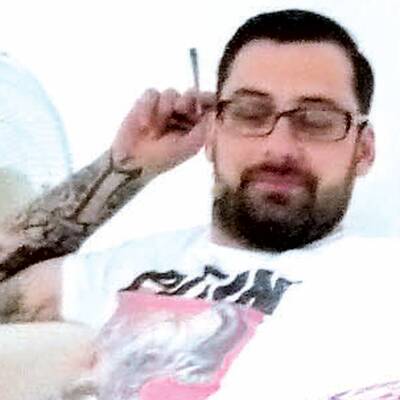 Sido prügelt Dominic Heinzl 