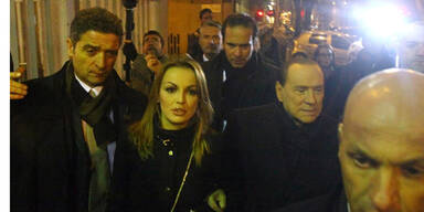 Berlusconi mit neuer Liebe erwischt