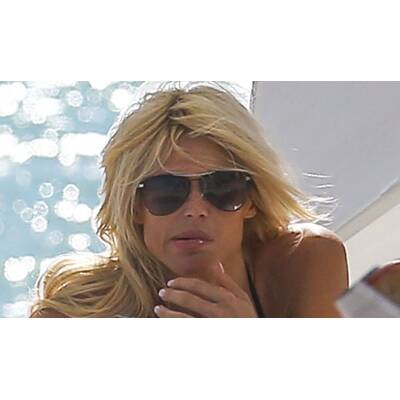 Victoria Silvstedt am Strand in Miami