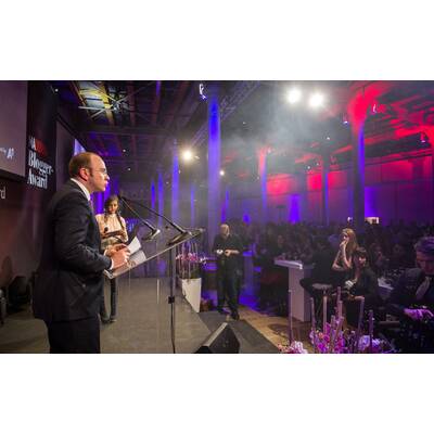 MADONNA Blogger Award