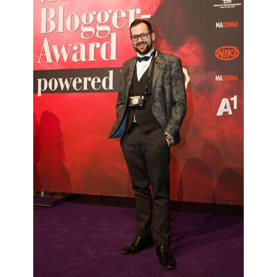 MADONNA Blogger Award