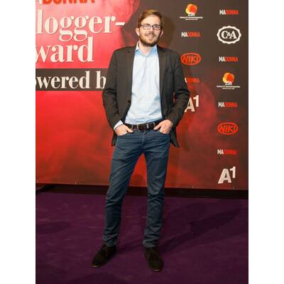 MADONNA Blogger Award