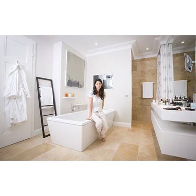 Im Bad  mit Shirin Milani