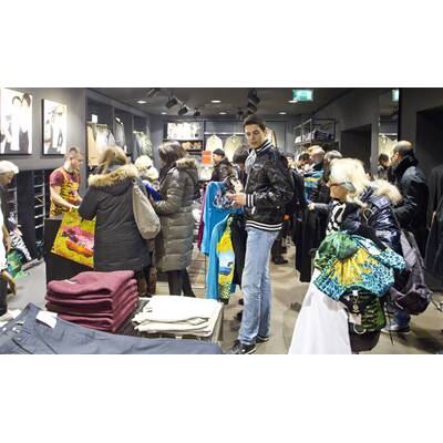 Versace für H&M: Kollektionsauftakt