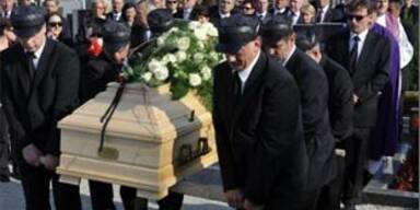 Fred Sinowatz wurde in Neufeld beigesetzt