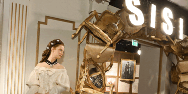 Sisi jetzt zum Sehen, Riechen, Angreifen