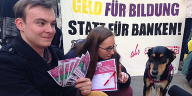 Schüler:  Sitzstreik gegen das Sparpaket