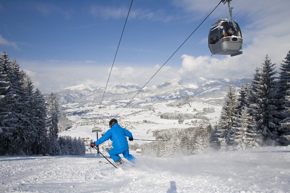 Karkogel präsentiert sich mit weltmeisterlichen 12 Pistenkilometern als familienfreundliches Skigebiet.