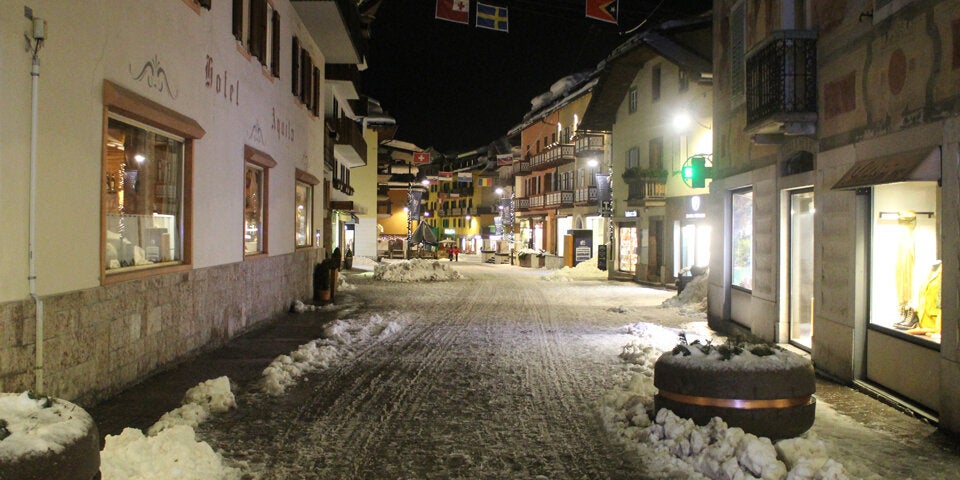 Cortina wird bei Nacht zur Geisterstadt
