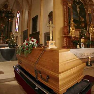 Beerdigung von Beata Christiandl