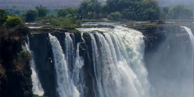 Slackline: Grazer überquert Victoria-Fälle