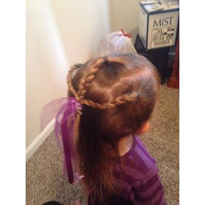 Greg Wickerst Frisurkreationen für Tochter Izzy