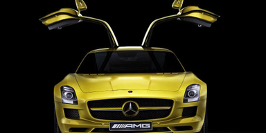 Mercedes baut goldenen Flügeltürer