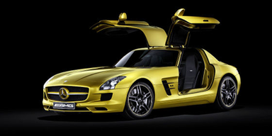 Mercedes baut goldenen Flügeltürer