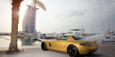 Mercedes baut goldenen Flügeltürer