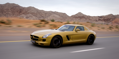 Mercedes baut goldenen Flügeltürer