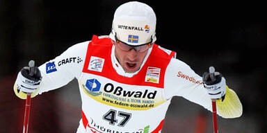 Polizist geht auf Langlauf-Stars los