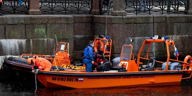 Professor sägt Geliebter Arme und Kopf ab