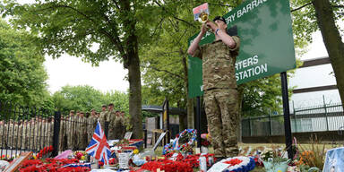 Briten nehmen Abschied von getötetem Soldaten