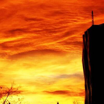 Einen besonders schönen Sonnenuntergang konnte man in Wien bestaunen.