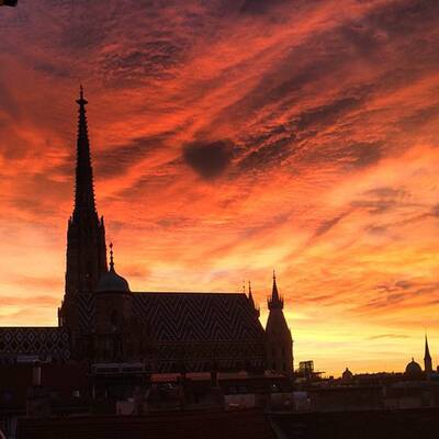 Einen besonders schönen Sonnenuntergang konnte man in Wien bestaunen.