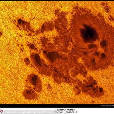 Vergleich: Sonnenfleck und Jupiter