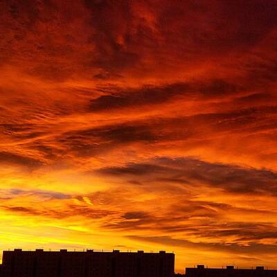 Einen besonders schönen Sonnenuntergang konnte man in Wien bestaunen.