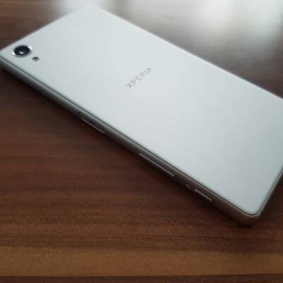 Sony Xperia X 