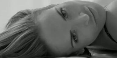 Sophie Andertons Comeback in Lingerie-Kampagne