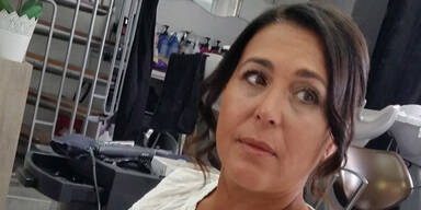 Junges Paar wegen Knutscherei in Haft