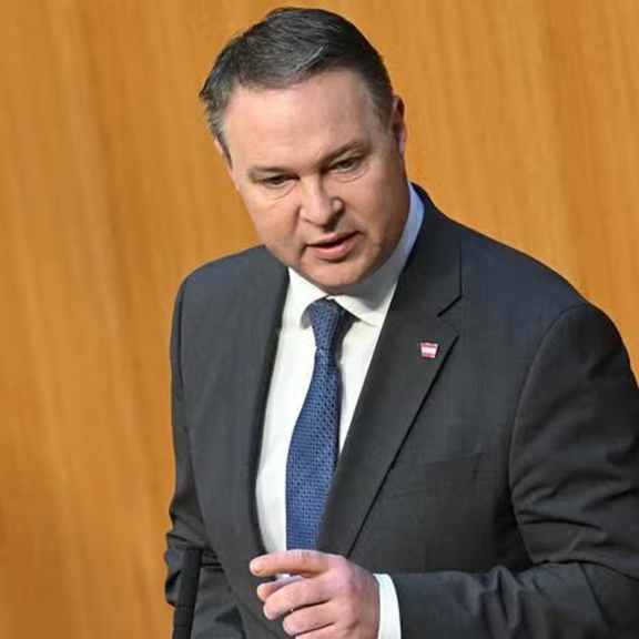 Nur vier kandidieren: Rote Länderchefs pfeifen auf Babler-Gremien