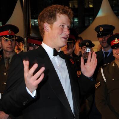 Bond-Premiere: Prinz Harry stahl 007 die Show