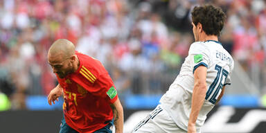 Russen bezwingen Spanier in Elfer-Drama