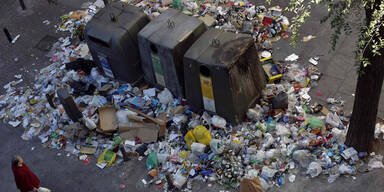 Madrid erstickt wegen Streiks im Abfall