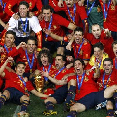 Pokalübergabe an Weltmeister Spanien