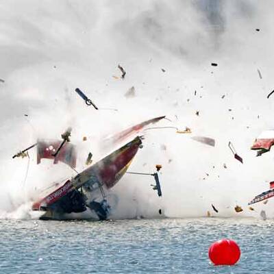 Horror-Unfall bei 230 km/h