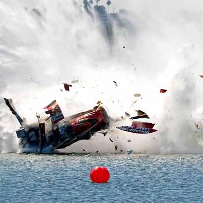 Horror-Unfall bei 230 km/h